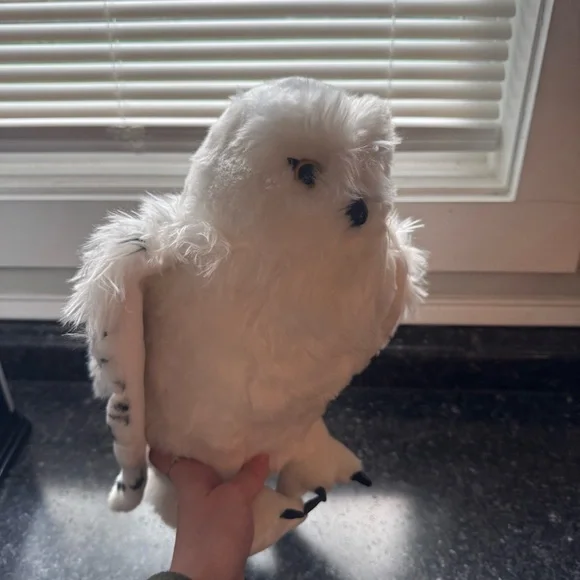 Wizarding World Noble Collection Hedwig Large Plush - Picture 2 of 8